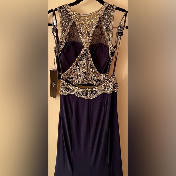 Alyce Size 2 Navy BlueTwo Piece Formal Gown Amazing Beading Shiny Prom Party - Picture 7 of 7